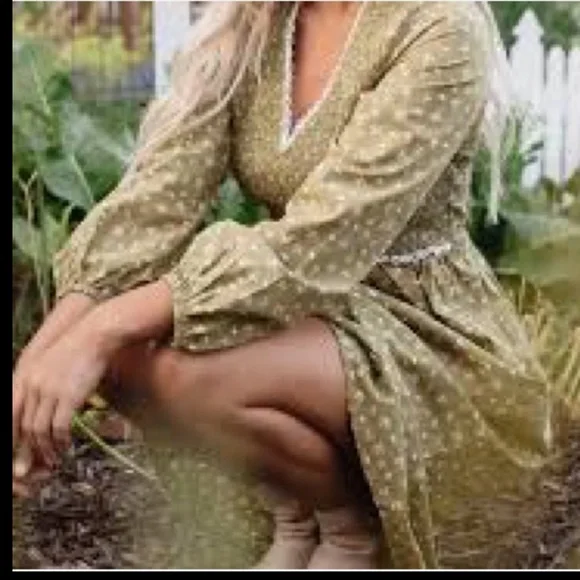 The Stockplace Green Floral Cottage Willow Midi Dress - Picture 3 of 12